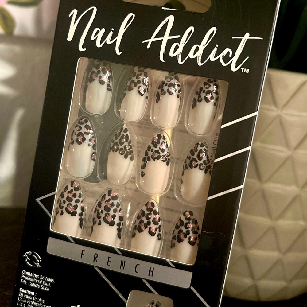 💅🏻Leopard Print French Nail Set